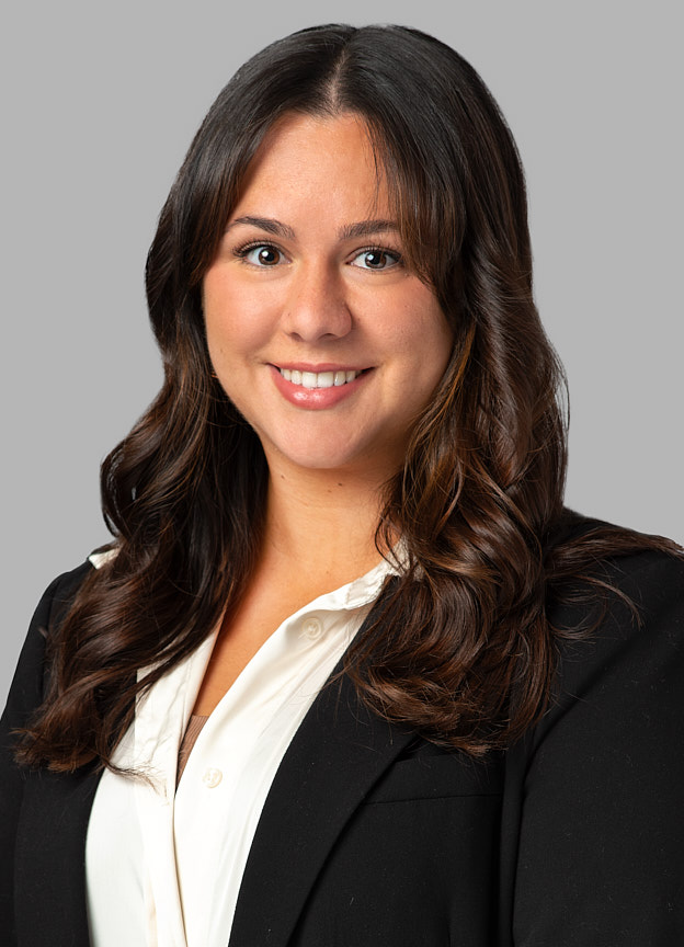 Amelyan Franceschini, Parajuriste en immigration d'affaires 