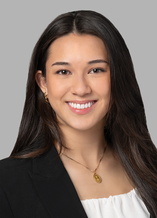 Ashley Thai-Savard, Avocate