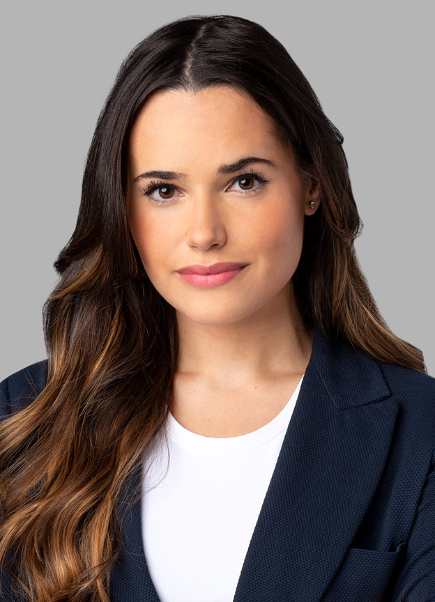 Ashley Weiss, Avocate