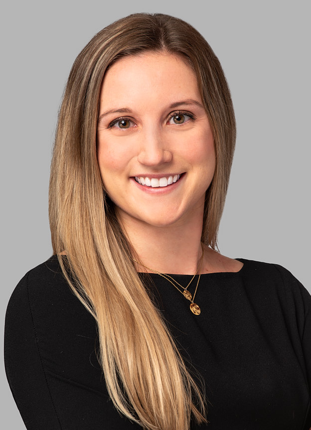 Chantal Mongrain, Parajuriste en services corporatifs