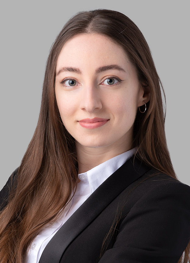 Dalia Renzullo, Parajuriste en immigration d'affaires