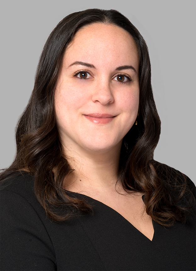Emilia Stoute, Parajuriste en services corporatifs