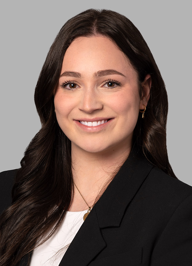 Emma Conte, Stagiaire en droit