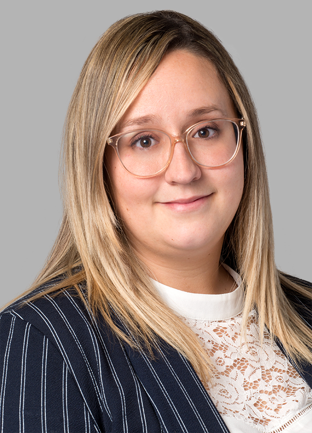 Jessica Tailly-Côté, Parajuriste en services corporatifs