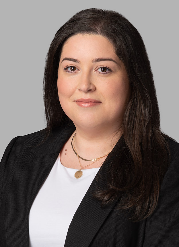 Lauren Belouni, Parajuriste en brevets