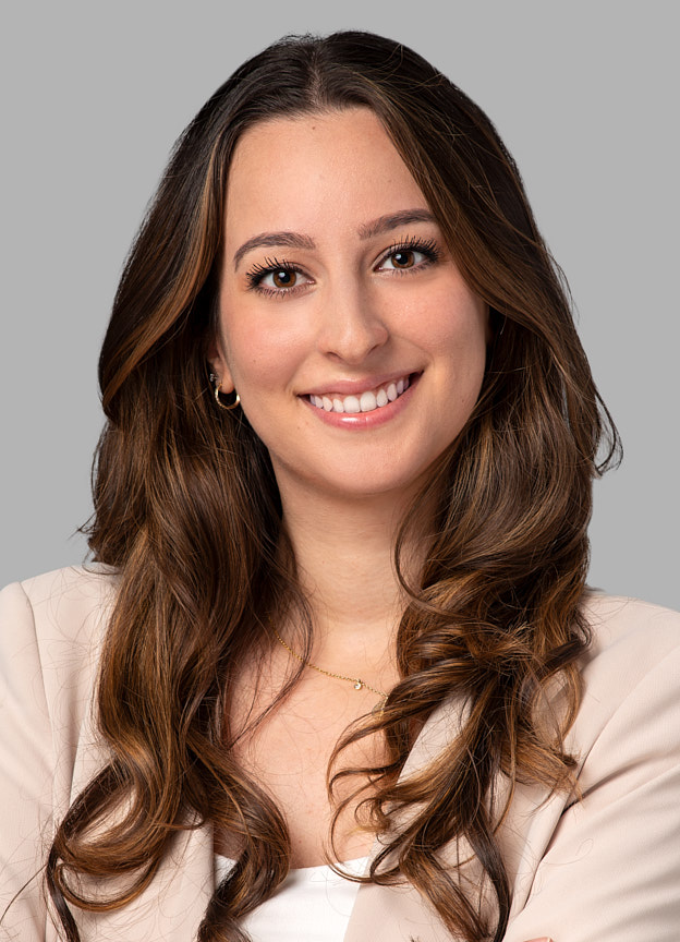 Sophia Bertrand Sabbah, Parajuriste en immigration d'affaires