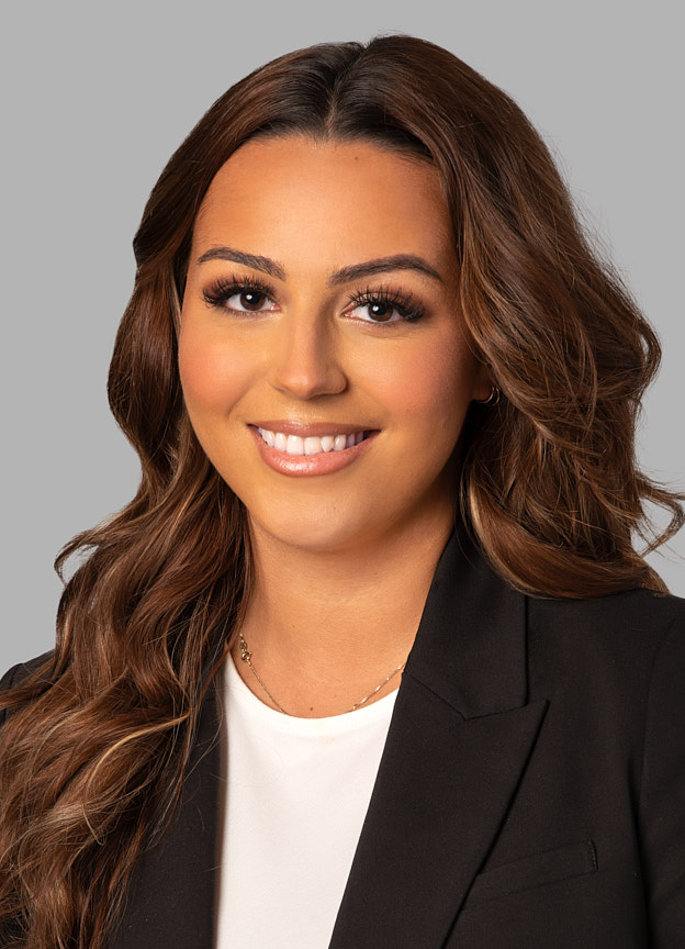 Victoria Ana Savulescu, Avocate